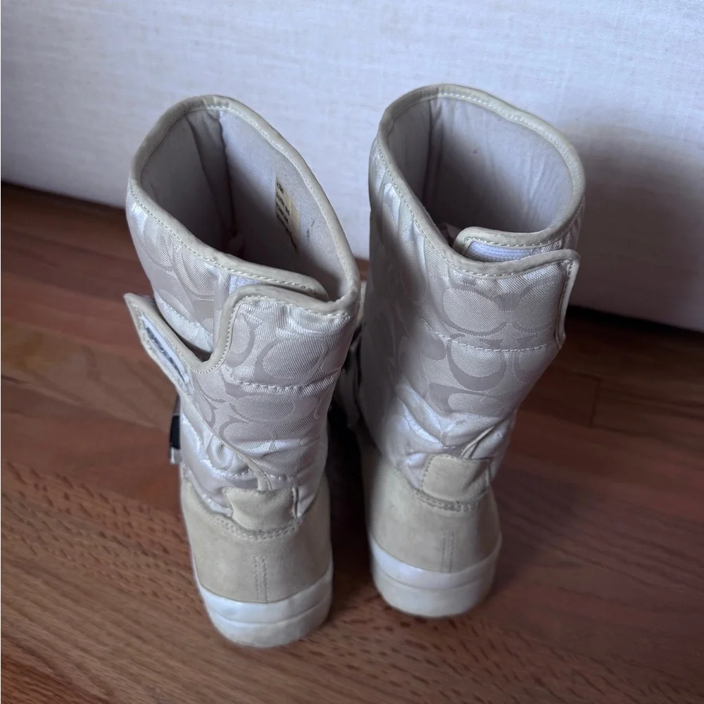 COACH Sandi Women's Suede‎ Boots Vibram White/Beige Size 8M